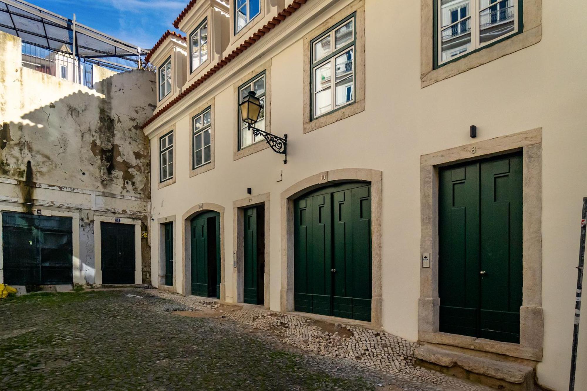 Whome A Rare Find In Lisbon's Prime Location! *